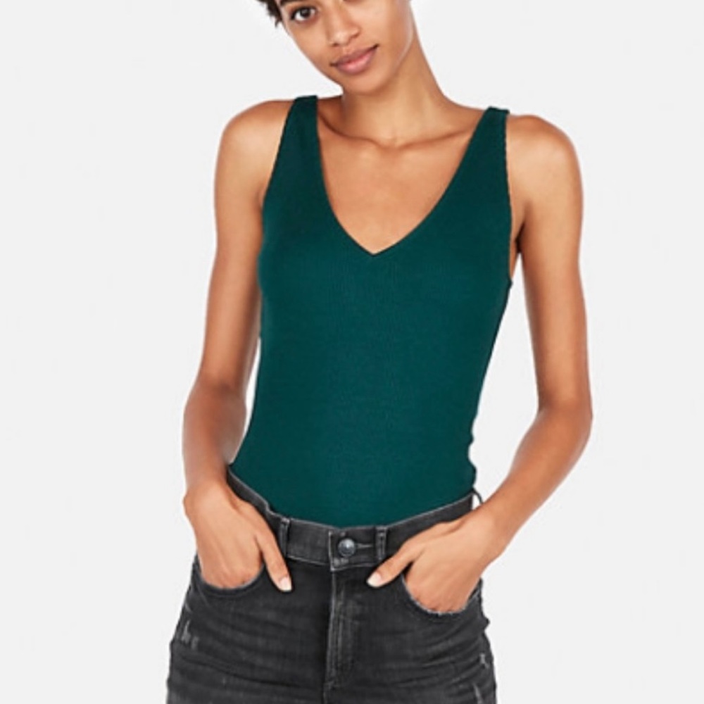 Ribbed Double V Tank